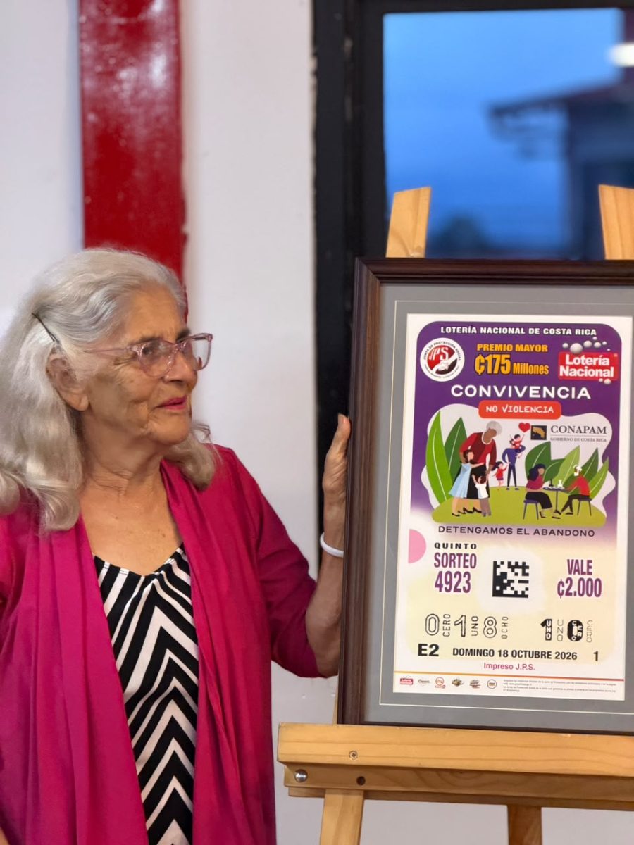 Comprando lotería de la Junta de Protección social, nos ayudamos.